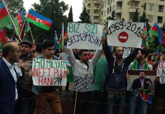 Բաքվում պահանջում են Ալիեւների իշխող ռեժիմի հրաժարականը