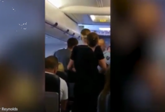 Դեպի Իբիցա չվերթն ընդհատվել է ուղևորի ագրեսիվության ու սրտխառնոցի պատճառով