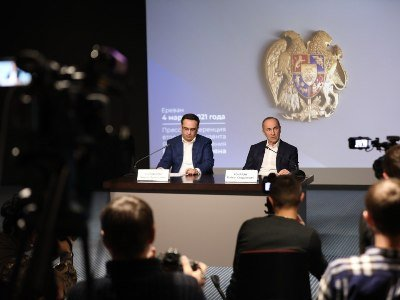 Властям Армении следовало встать перед народом на колени или застрелиться - Кочарян