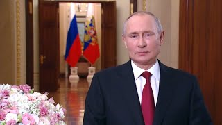 Как можно больше поводов для улыбок и радости - Путин поздравил россиянок с 8 Марта