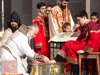 Ոտնլվայի կարգը Մայր Աթոռ Սուրբ Էջմիածնում