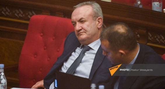 Проект закона не противоречит Конституции – министр образования не согласен с президентом