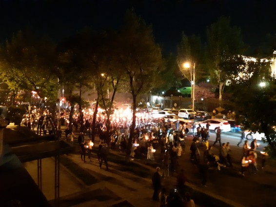 Ջահերով երթը շարունակվում է