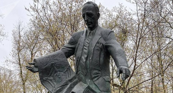 В Москве открыли памятник выдающемуся архитектору Каро Алабяну