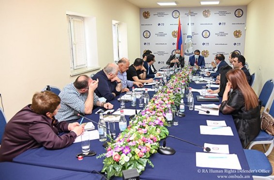 Զինծառայողների իրավունքների հետ կապված հարցերը քննարկվել են ՄԻՊ-ին առընթեր խորհրդի նիստում