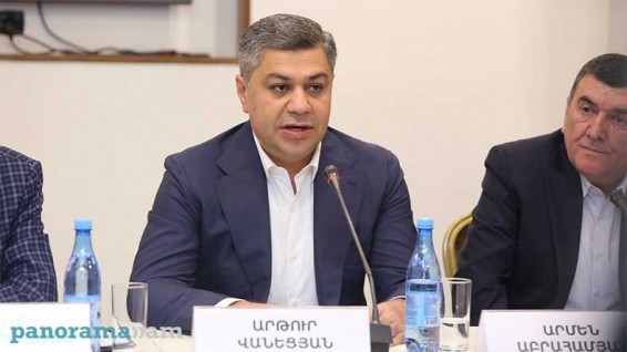 Բոլորով պետք է գործենք «մենք պետություն չենք, բայց պետությունը մենք ենք» բանաձևով. Արթուր Վանեցյան