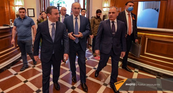 Кочарян предложил экс-президентам вместе бороться против Пашиняна