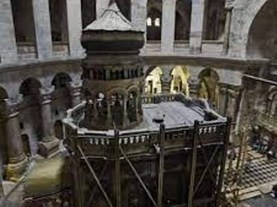 Սուրբ Հարության տաճարի ներսում փորագրված առեղծվածային խաչերը պատմում են գաղտնիքները