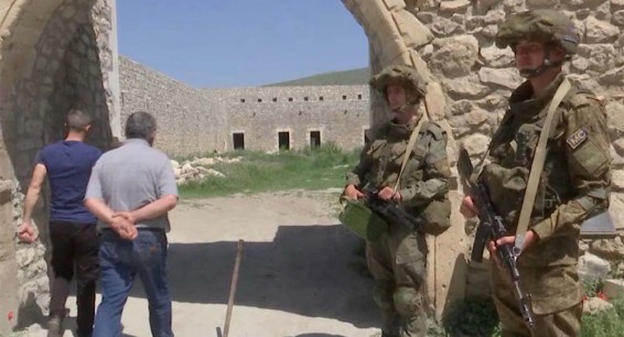 Миротворцы сопроводили 80 паломников в монастырь Амарас в Нагорном Карабахе