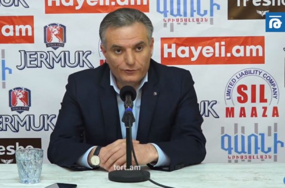 Աբովյանում խոսելով Արցախի հարցի կարգավորումից՝ կապիտուլյանտը կրկին լկտիաբար ստում էր, փորձում հիմարացնել հասարակությանը՝ աղավաղելով նախորդ տարիների բանակցությունները․ Արտակ Զաքարյան