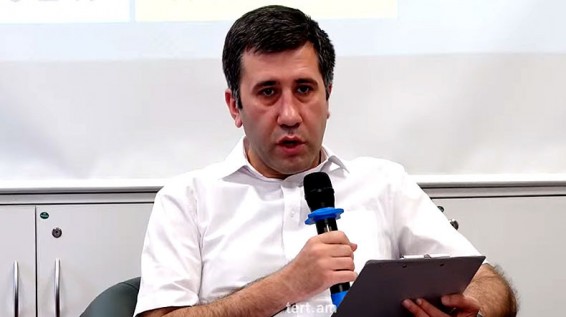 Նույն անուն-ազգանունով և հայրանունով, ծննդյան թվերով 38 անձ ընտրողների երկու տարբեր ցուցակներում են գրանցված. Ռուբեն Մելիքյան