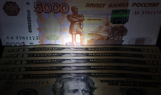 Ставки на ослабление рубля в США достигли рекорда