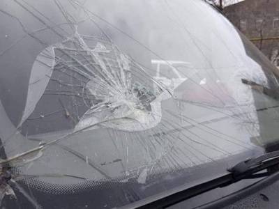 «Toyota Vitz»-ը դուրս է եկել ճանապարհից և 30 մետր գլորվել ձորը. վարորդին դուրս են բերել փրկարարները