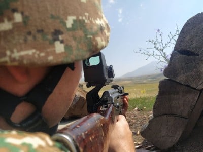 Омбудсмен: ВС Азербайджана стреляют в направлении 6 армянских сел