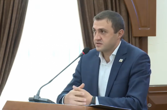 Հետախուզվում է Երևանի ավագանու անդամ Արման Անտոնյանի նկատմամբ սպանության փորձ կատարած 30-ամյա տղամարդը. ՔԿ