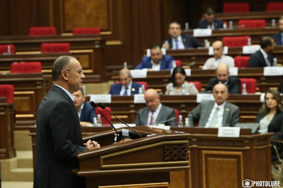 Դիրքերը փայլեցրիք ու տվեցիք ադրբեջանցիներին. դա եք փայլուն արել. Սեյրան Օհանյանը՝ իշխանություններին