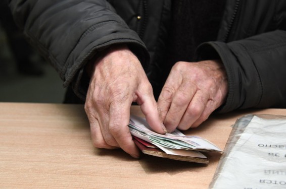 Սոցապ նախարարությունը բավարար գումար չի փոխանցել «Հայփոստին». Ժամանակավորապես չեն վճարվի կանխիկ եղանակով կենսաթոշակները և մինչև 2 տարեկան երեխայի խնամքի նպաստները