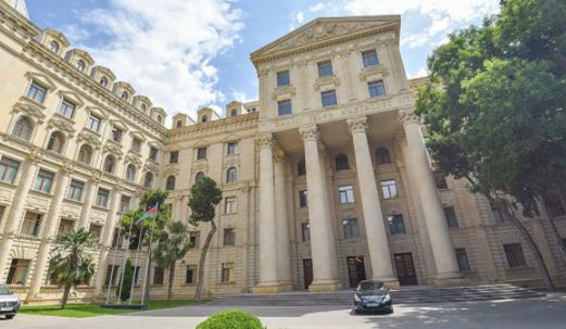 В годовщину начала войны в Карабахе Баку обратился к Еревану