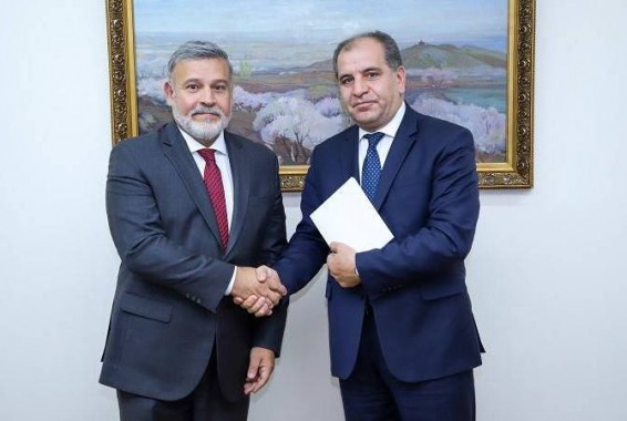 Պերուի նորանշանակ դեսպանն իր հավատարմագրերի պատճենն է հանձնել ԱԳ նախարարի տեղակալին