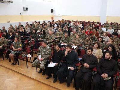 Արցախում կին զինծառայողների իրավունքներին ուղղված առաջարկություններ են հնչեցվել