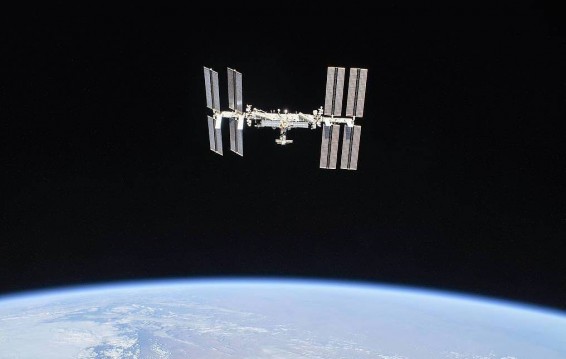 Корабль Союз МС-19 с первым в мире киноэкипажем пристыковался к МКС