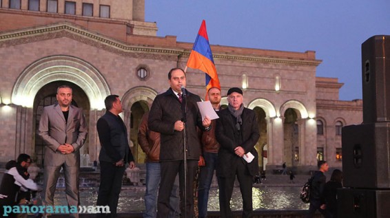 «Людей нельзя подвергать медицинским опытам». Митинг против принудительной вакцинации в Ереване