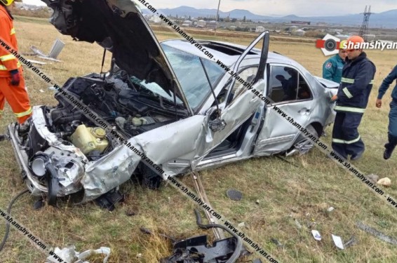 Գեղարքունիքում բախվել են Opel-ն ու Mercedes-ը, որը կողաշրջվել է և հայտնվել դաշտում, կա 3 վիրավոր․ shamshyan.com
