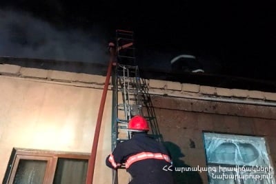 Նոր Խարբերդում տներից մեկում հրդեհ է բռնկվել. երկրորդ հարկն ամբողջովին այրվել է