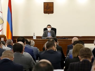 Мэр Еревана: Через 2-3 месяца начнется внедрение карточной системы оплаты за проезд в транспорте