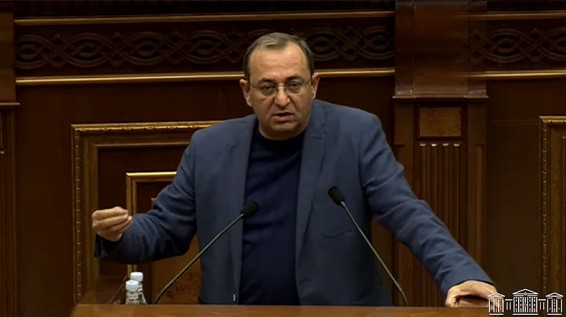 Մինչև 1000 բնակիչ ունեցող բնակավայրի վարչական ղեկավարը կարող է չունենալ բարձրագույն կրթություն