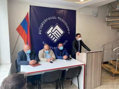Դուք պետք է համայնքին վերադարձնեք երբեմնի դեմքն ու համբավը. Ռոմանոս Պետրոսյանը` ՔՊ Աբովյանի թեկնածուին
