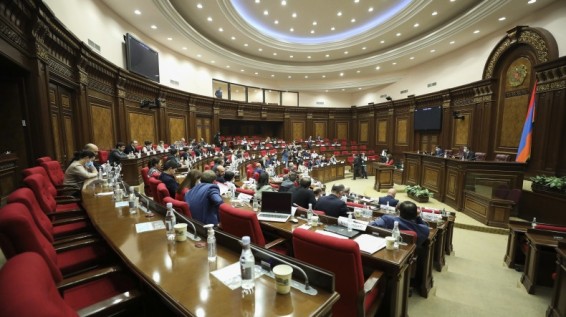 ԶԼՄ-ները չնույնականացված աղբյուրներին հղում կատարելիս կենթարկվեն պատասխանատվության. ԱԺ-ն ընդունեց նախագիծը