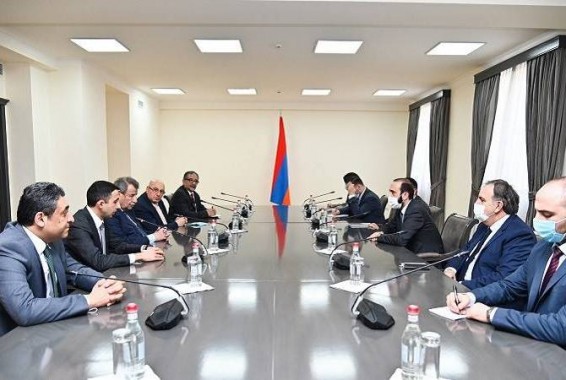 ՀՀ ԱԳ նախարարը հանդիպել է Պաղեստինի եկեղեցիների հարցով բարձրագույն նախագահական կոմիտեի ղեկավարի հետ