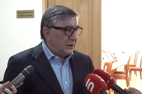 Ալեն Սիմոնյանն ի՞նչ կապ ունի, եթե Հայաստանում ԱԺ նախագահը պետք է էշով ման չգա. Խաչատուր Սուքիասյանը՝ 200 հազար դոլարանոց մեքենայի մասին