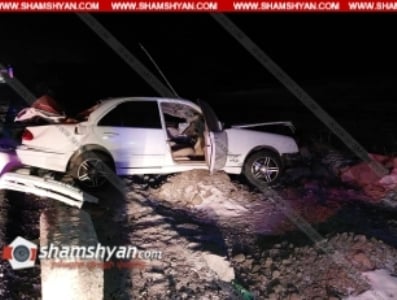 ԱՆ սնանկության գործերի կառավարիչը Mercedes-ով բախվել է բետոնե արգելապատնեշին. 3 վիրավորներից մեկն անչափահաս է