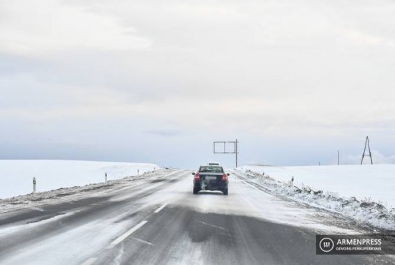 На некоторых автодорогах межгосударственного и республиканского значения местами гололедица