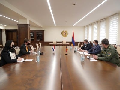 Պապիկյանը Նիդերլանդների դեսպանի հետ միջազգային եւ տարածաշրջանային անվտանգության հարցեր է քննարկել