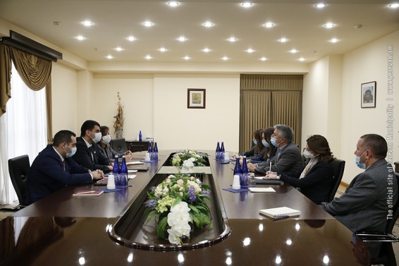 Հրաչյա Սարգսյանը հանդիպումներ է ունեցել ԱԶԲ և ՎԶԵԲ հայաստանյան գրասենյակների ներկայացուցիչների հետ