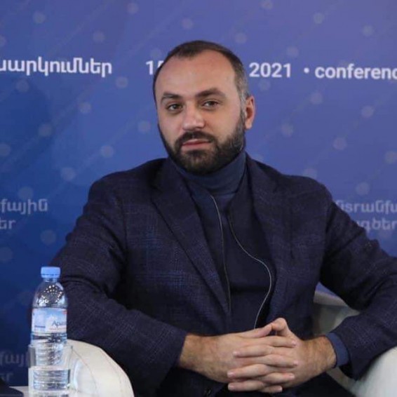 Իսկ կարողա ձեր մեղրամսի ծախսերն էլ սկսի պետությունը հոգալ՞