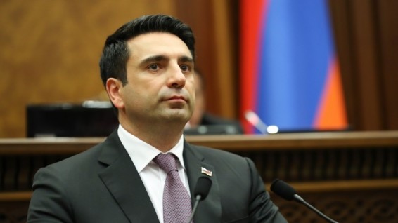 ԱԺ նախագահն ընդդիմադիրների համարեց ադրբեջանական սպասարկուներ