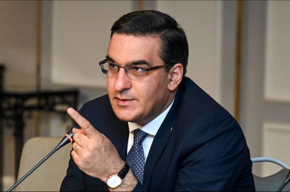 Արման Թաթոյանը հրապարակել է 44-օրյա պատերազմի ժամանակ ադրբեջանցիների մոտից հայտնաբերած քարտեզների լուսանկարներ