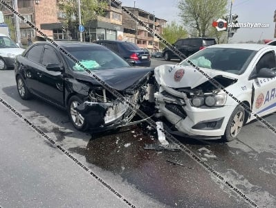 Սեբաստիա փողոցում բախվել են Kia-ն ու Chevrolet-ը․ կան վիրավորներ․ այդ հատվածում լուսակիրը 5 օր է չի աշխատում