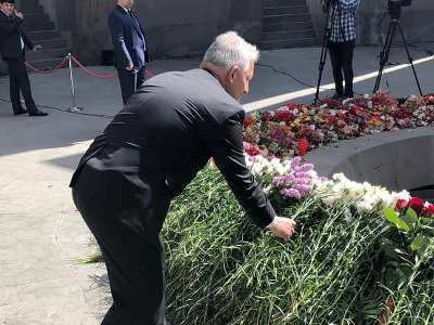 Գերմանիայի դեսպանն այցելել է Ծիծեռնակաբերդի հուշահամալիր (ֆոտո)