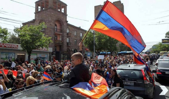 «Դիմադրության» շարժման անհնազանդության խաղաղ ակցիաները Երեւանում (ուղիղ)