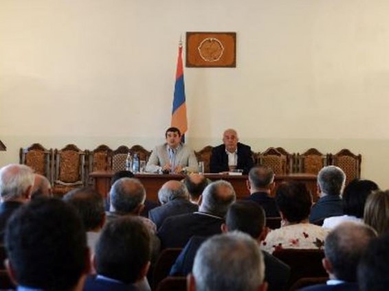 Վարչապետը Արցախի հողօգտագործողների հետ քննարկվել է զարգացման հայեցակարգը