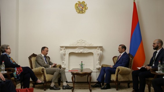 Ինչ են քննարկել Տոյվո Կլաարն ու Արմեն Գրիգորյանը