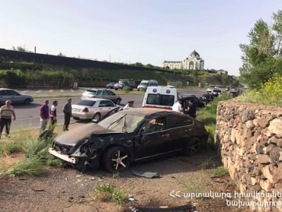 Երևան-Սևան ավտոճանապարհին ավտոմեքենան բախվել է պատին