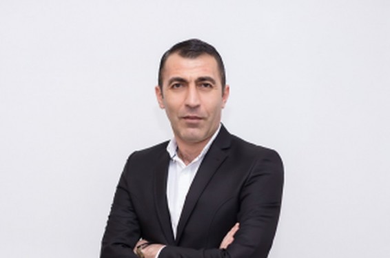 Հորդառատ դոլարային անձրև՝ Հայաստանի վրա. բողոքե՞նք, թե հարստանանք․ Արկադի Գրիգորյան