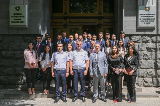 «Ընտրելով բարդ, զոհողություններ պահանջող այս մասնագիտությունը՝ պետք է առաջնորդվեք իրավական պետության, արդարության, անաչառության, հումանիզմի արժեքներով»․ Արթուր Դավթյանը՝ ապագա դատախազներին