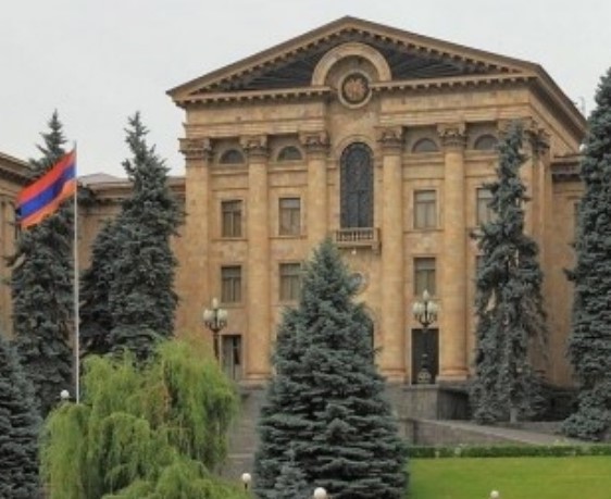 Ազգային ժողովը եւս մեկ արտահերթ նստաշրջան է գումարել. Օրակարգում գլխավոր դատախազի ընտրության հարցն է (ուղիղ)